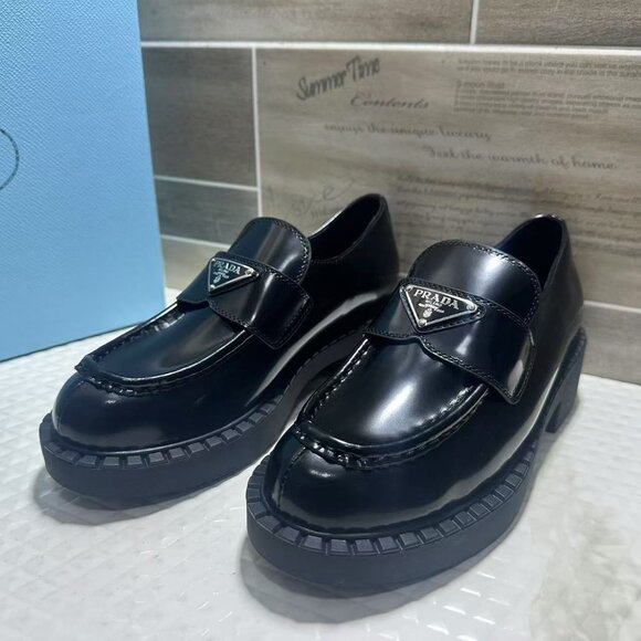 Pradas loafers❤️🔥❤️🔥❤️🔥 - Picture 3 of 6